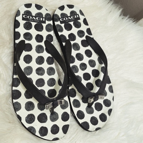 Coach Polka Dot Flip Flop Sandals Slippers. 🌴✌️ - Picture 2 of 6